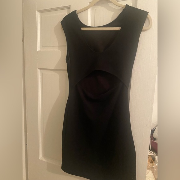 Bed and bridge bandage classic dress with cutout in back - Picture 2 of 3